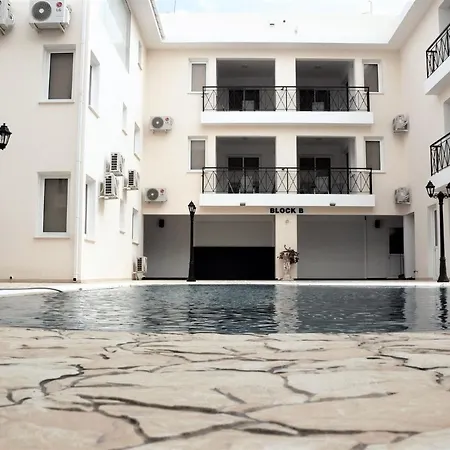 Carisa Gardens Apartament Livadhia