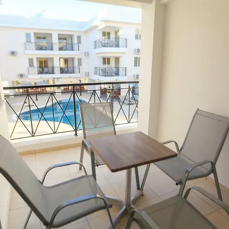 Apartament Carisa Gardens Livadhia