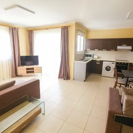 Carisa Gardens Apartament Livadhia