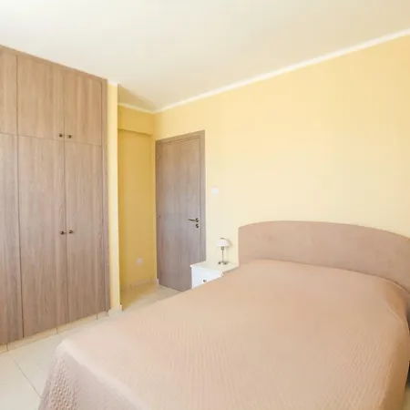 Apartament Carisa Gardens Livadhia