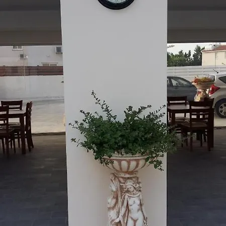 Carisa Gardens Livadhia