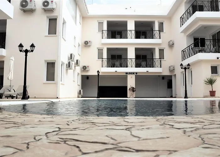 Carisa Gardens Lägenhet Livadhia