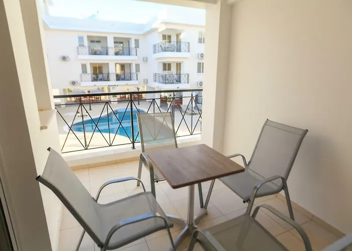 Lägenhet Carisa Gardens Livadhia